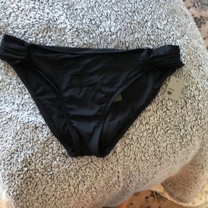 Black blinking bottoms